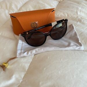 Tory Burch Tortoise Sunglasses Classic Design